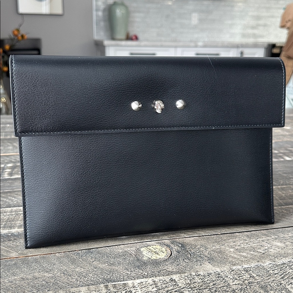 Alexander McQueen Skull and Stud Envelope Clutch - Picture 2 of 11